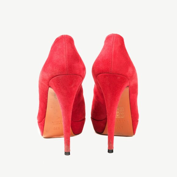 Gucci Raspberry Suede Platform Round-Toe Stiletto Pumps - Picture 3 of 10